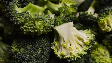 Rezept für Smashed Brokkoli: Einfach und günstig