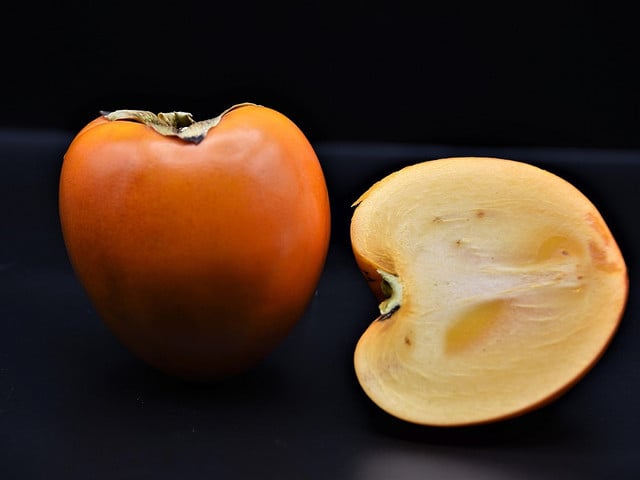 Kaki-Rezepte kannst du herzhaft und süß zubereiten. 