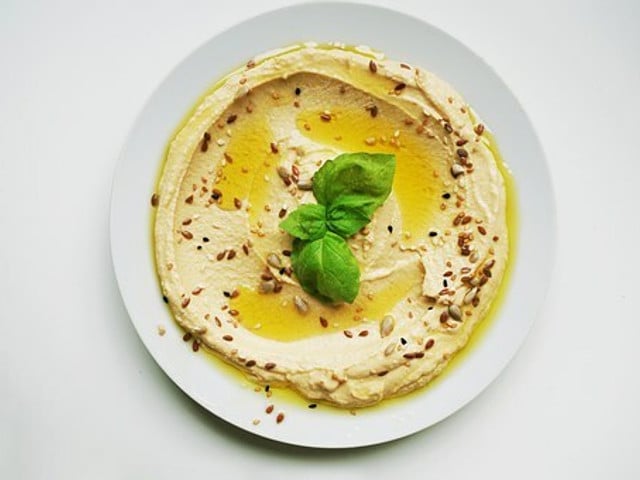 Für Hummus solltest du die Kichererbsen sehr weich kochen.