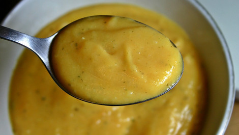 Wurzelsuppe: Herbstliches Rezept mit 4 Wurzelgemüsen