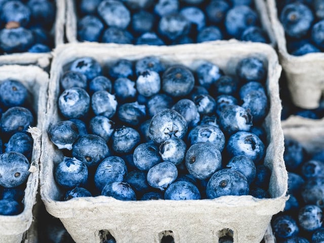 Schwedische Blaubeersuppe: Tipps für die Zubereitung Kaufe die Blaubeeren für die Blaubeersuppe möglichst regional und in Bio-Qualität.