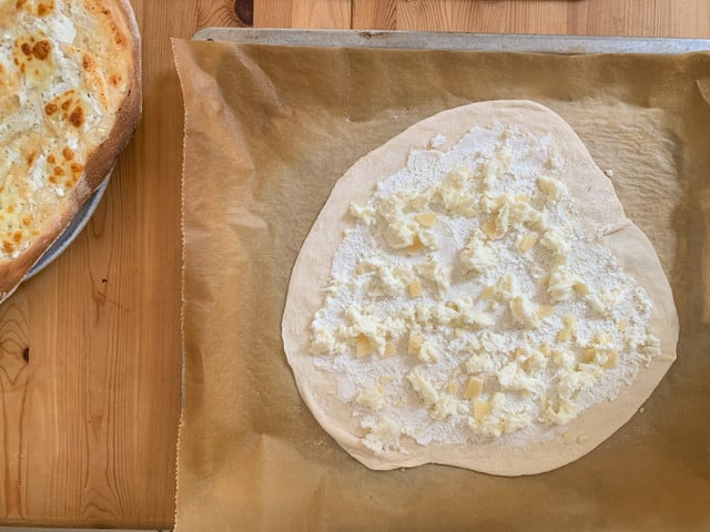 Pizza Bianca ist klassisch oder vegan sehr lecker.