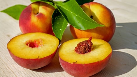 Gefüllter Pfirsich: Leckeres Dessertrezept