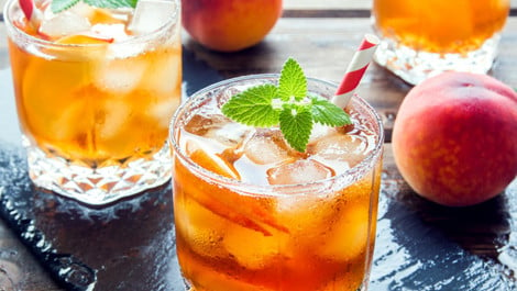 Pfirsichbowle: Alkoholfreies Rezept mit frischem Obst