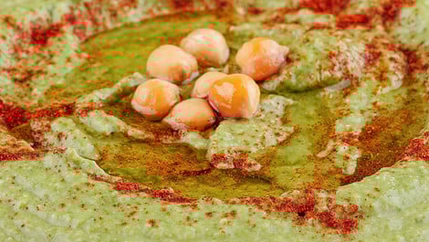 Cremiger Spinat-Hummus: Rezept für den grünen Aufstrich