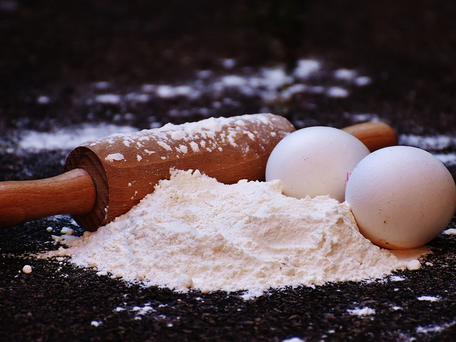 Den Teig für deine Walnuss-Plätzchen kannst du bereits am Vortag machen.