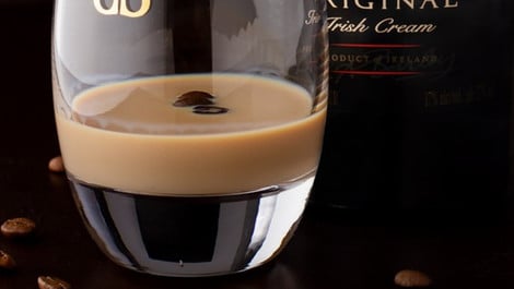 Baileys selber machen: Klassisch und vegane Version