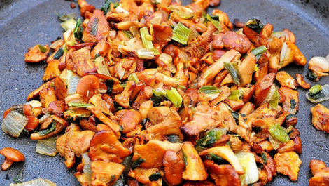 Pfifferling-Pfanne: Rezept mit buntem Gemüse