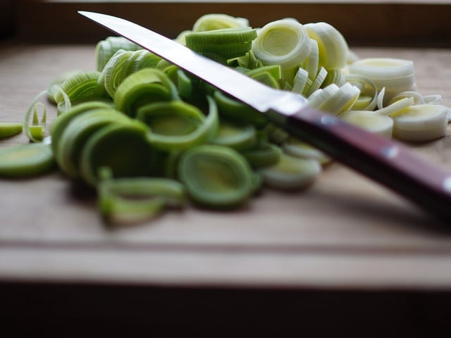 Kürbis-Gnocchi-Auflauf mit Lauch ist ein herbstliches Gericht.