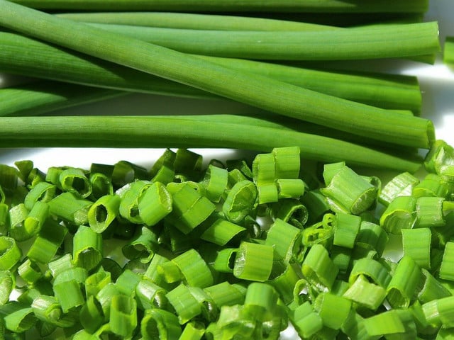 Schnittlauchpesto: Das Rezept Schnittlauch zählt zu den beliebtesten Küchenkräutern.