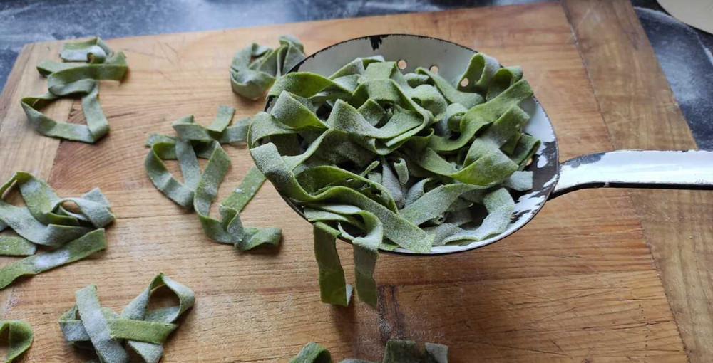 Hausgemachte Bärlauchnudeln: So gelingt das Rezept | Utopias Rezeptwelt